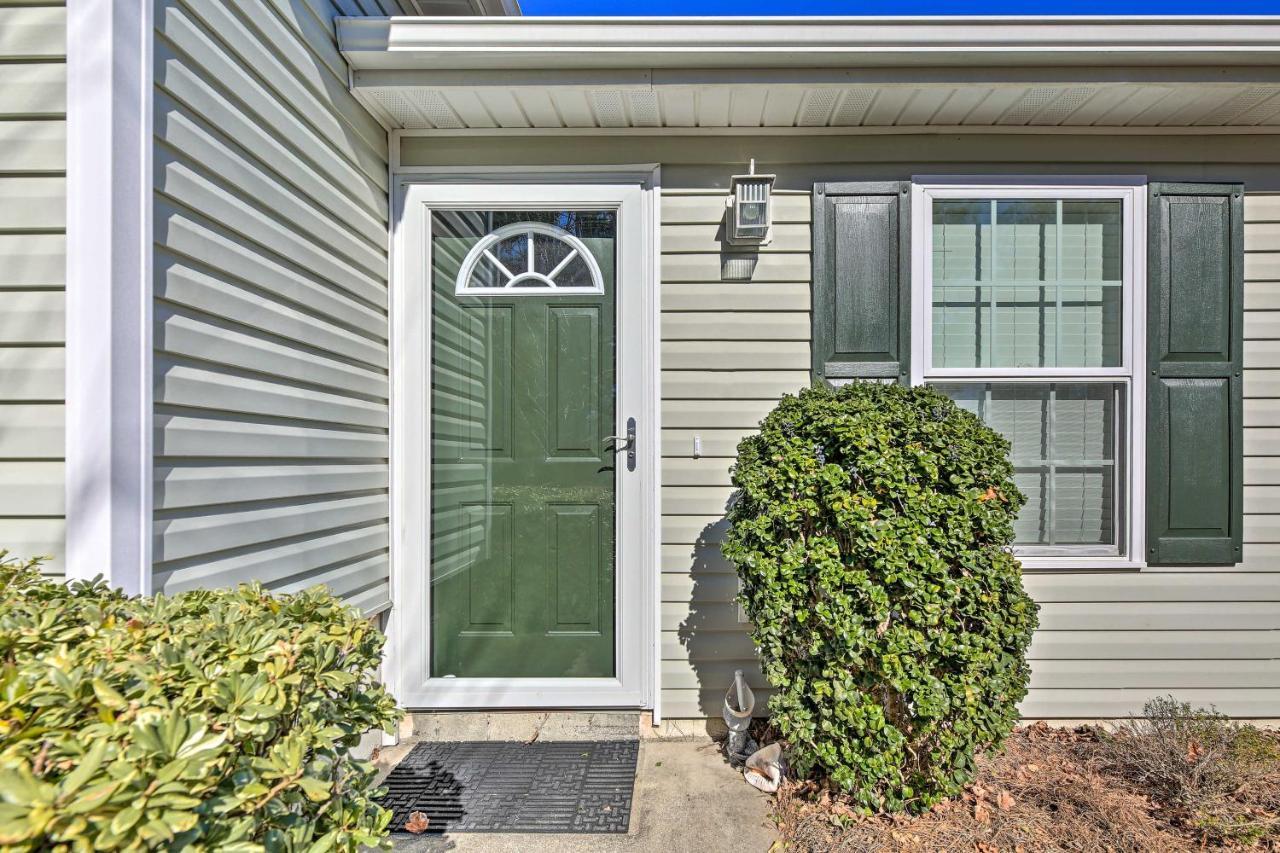 Beaufort Pad With Patio 3 Blocks To Waterfront! מראה חיצוני תמונה