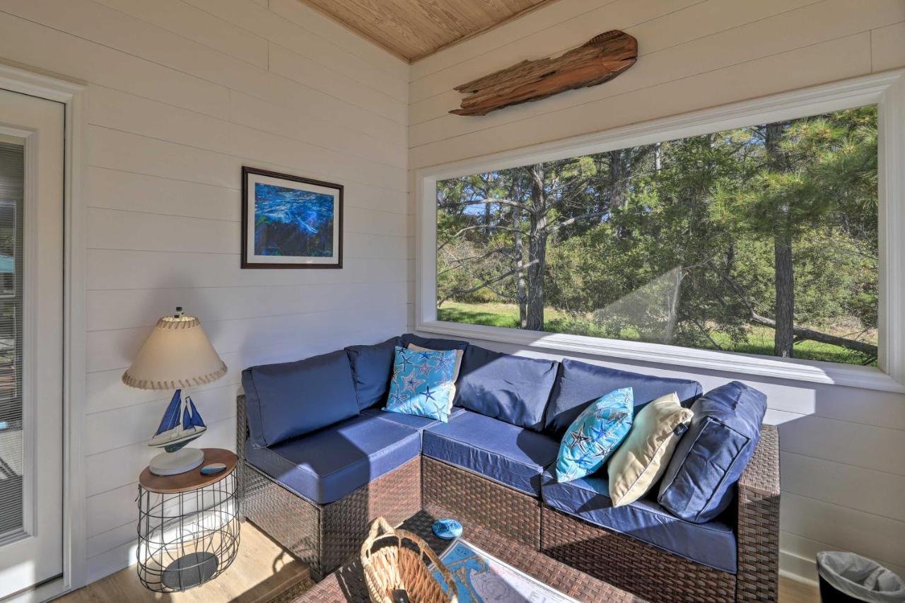 Beaufort Pad With Patio 3 Blocks To Waterfront! מראה חיצוני תמונה